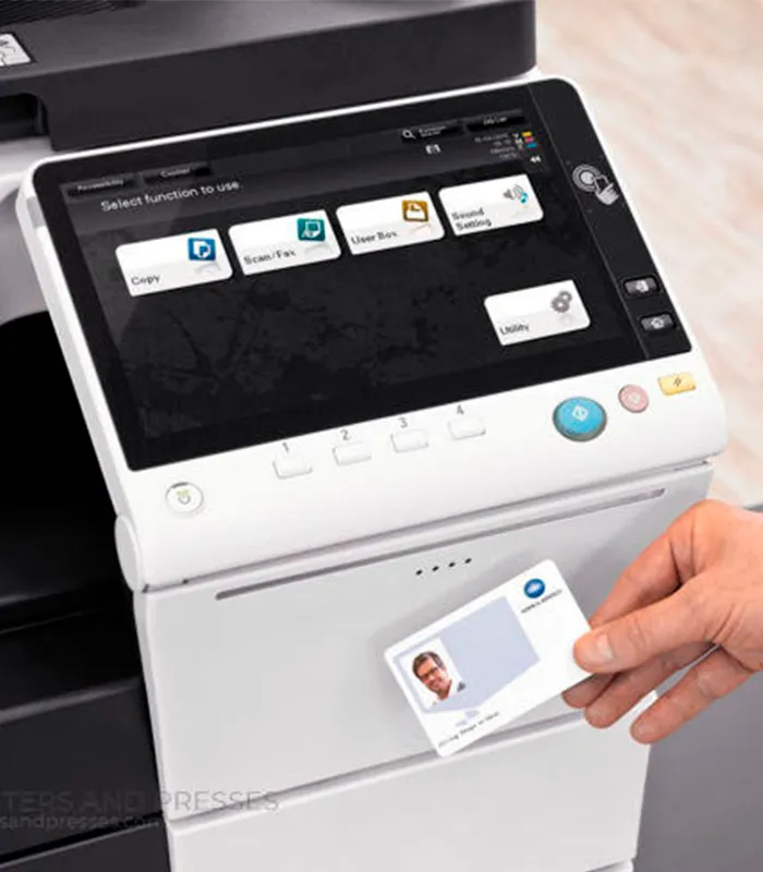 Multifuncional Konica 458 Preto e Branco – Produtividade e eficiência para ambientes corporativos. Konica 458 – Impressora multifuncional monocromática para empresas com alto volume de documentos.