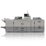 Ricoh Pro C7100X Multifuncional Colorida 1 Impressora Multifuncional Ricoh Pro C7100X Colorida para produção gráfica com 5ª estação